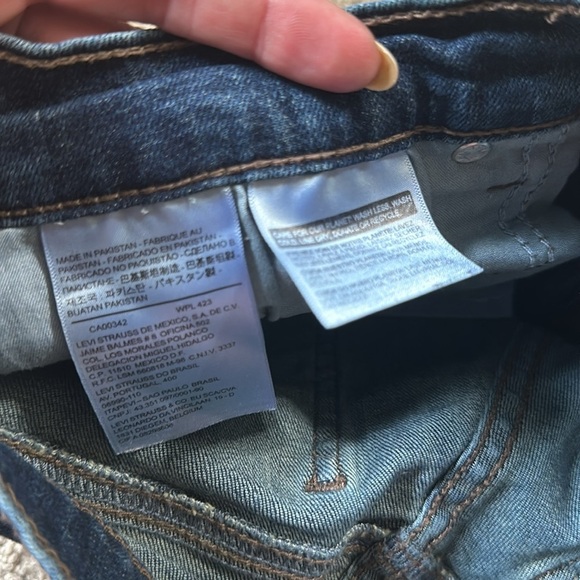 Levi’s denim shorts size 29 - Picture 3 of 5